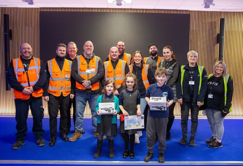 Other image for Pupils get behind-the-scenes look at Evri parcel hub